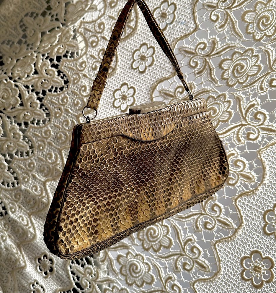 Petit sac vintage structuré à motif peau de serpent beige et brun